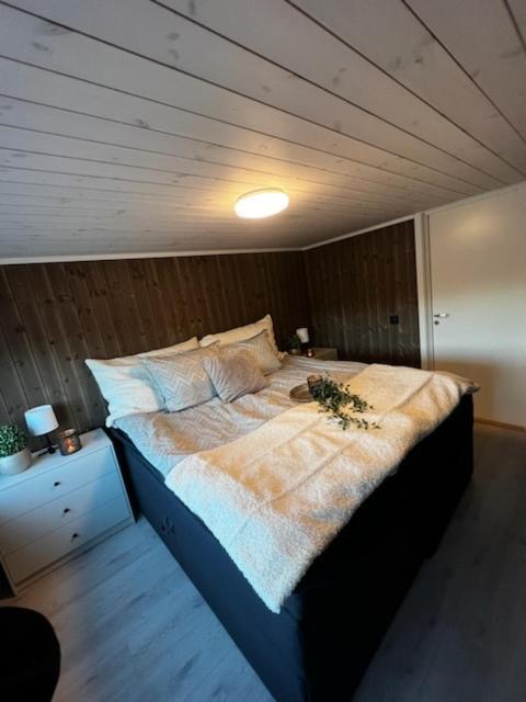 Exclusive Funkis Cabin, Lake View, Rooftop Terrace, Jacuzzi, Sauna, Close To Golf And Alpine Врадал Екстериор снимка